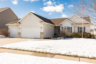 290 N 16th Ave, Hiawatha, IA 52233