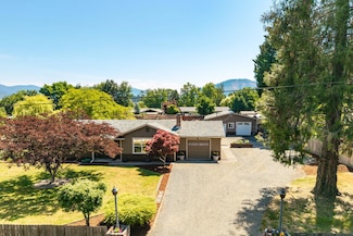 1891 Regina Way, Grants Pass, OR 97527