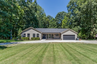 743 Hopkins Ln, Winchester, TN 37398