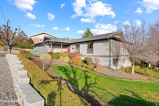 4705 Surrey Ln, Yakima, WA 98908