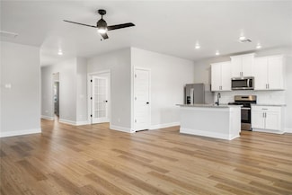 11949 SW 30th St, Mustang, OK 73064