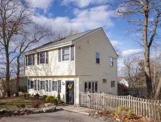22 Overlook Rd, East Weymouth, MA 02189