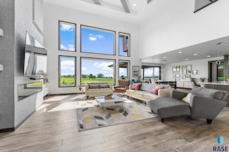 27245 Regal Ct, Sioux Falls, SD 57108