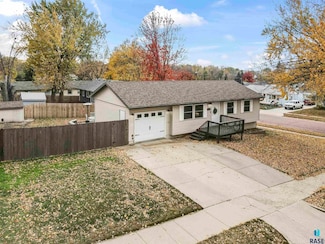 3801 E 24th St, Sioux Falls, SD 57103