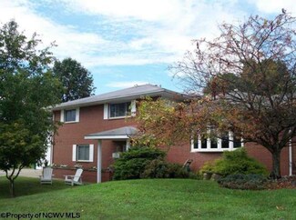 220 Meadow View Dr, Bridgeport, WV 26330