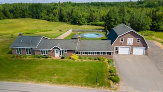 178 Potter Rd, Hudson, ME 04449