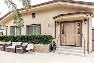 6711 Clybourn Ave, North Hollywood, CA 91606