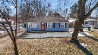 2702 Pioneer Rd, Louisville, KY 40216