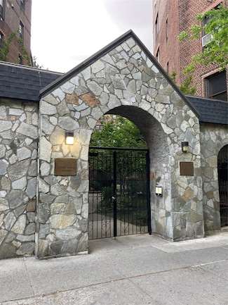 42-20 Kissena Blvd, Flushing, NY 11355