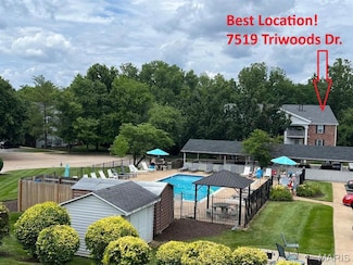 7519 Triwoods Dr Unit J, Saint Louis, MO 63119
