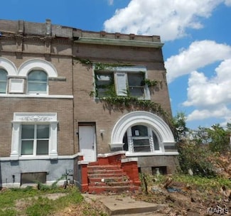 5233 Cates Ave, Saint Louis, MO 63108