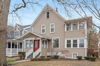 426 10th St, Wilmette, IL 60091