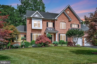 3379 Dondis Creek Dr, Triangle, VA 22172