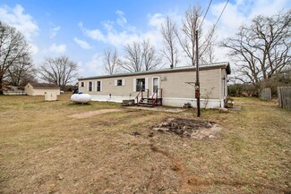 2583 W Meadow Ln, Rothbury, MI 49452
