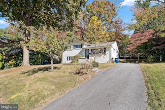 9713 Brixton Ln, Bethesda, MD 20817