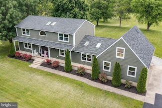 23 Meadow Dr, Southampton, NJ 08088