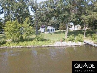 W9751 Breezy Point Rd Unit 10, Fox Lake, WI 53933