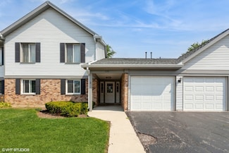 330 Memory Ln Unit 2, Westmont, IL 60559
