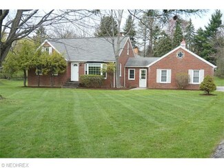 29999 Emery Rd, Chagrin Falls, OH 44022