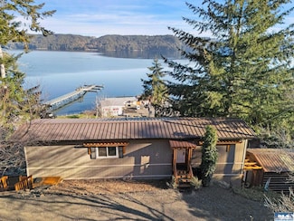 51 N Old Mill Hill Rd, Hoodsport, WA 98548