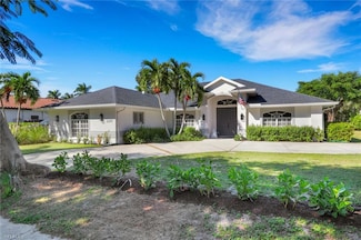 1377 Coconut Dr, Fort Myers, FL 33901