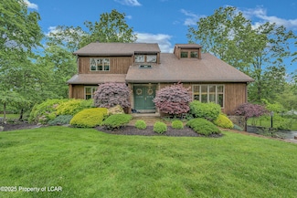 119 Ridge Crest Dr, Mountain Top, PA 18707