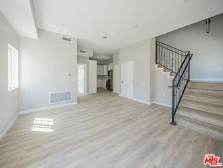 10605 Owensmouth Ave, Los Angeles, CA 91311