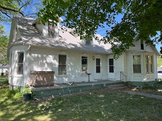 504 5th St, Shelton, NE 68876
