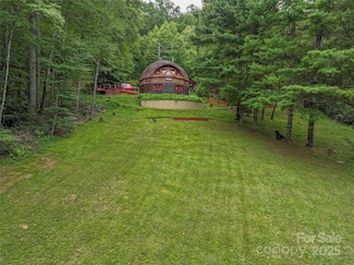 60 Persimmons Ln, Burnsville, NC 28714