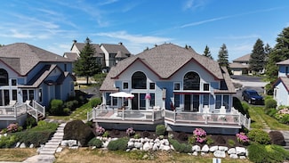 297 Lakeshore Dr, Manistee, MI 49660