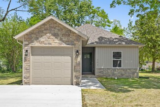 303 W Odell St, Marionville, MO 65705