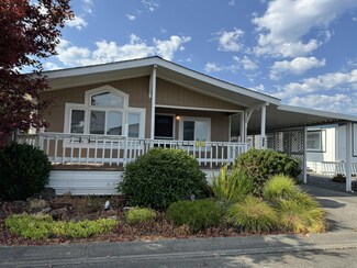 121 Whispering Willow Dr, Grants Pass, OR 97527