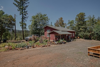 509 Derby Rd, Eagle Point, OR 97524