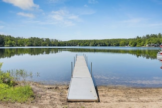31 Middle Rd, Acton, ME 04001