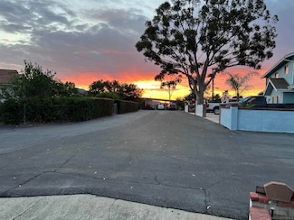 874 Hacienda Dr, El Cajon, CA 92020
