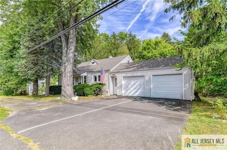 148 Helmetta Rd, Monroe Township, NJ 08831