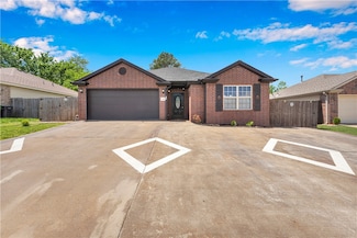 1300 N 31st St, Rogers, AR 72756