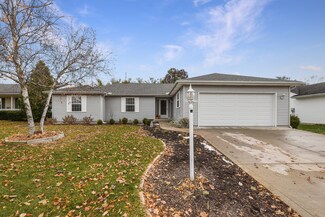1506 White Pine Dr, Champaign, IL 61822