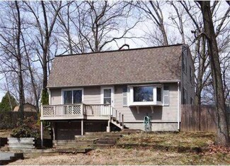 440 Grayson Dr, Springfield, MA 01119