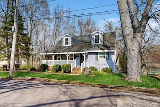 104 Channel Dr, Port Barrington, IL 60010