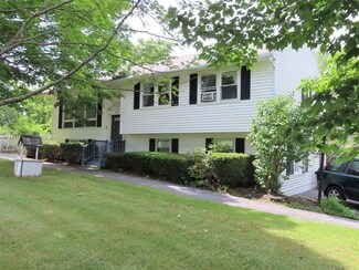 476 Portland Ave, Rollinsford, NH 03869