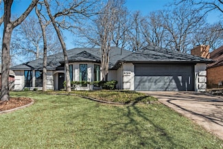 1024 Woodbriar Dr, Grapevine, TX 76051