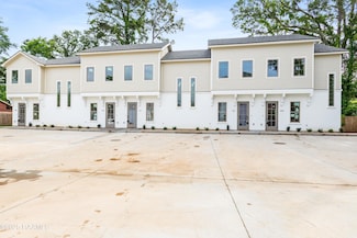 105 Oaks Archway Rd, Lafayette, LA 70508