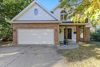 214 Krider Dr, Middlebury, IN 46540