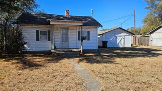 503 N Wikoff Ave, Watonga, OK 73772