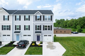 393 Slate Ridge Dr, Barberton, OH 44203