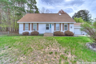823 Warner St, Whitehall, MI 49461