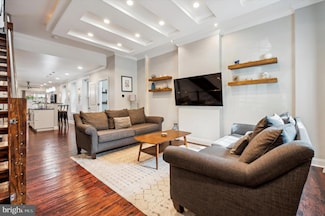 2453 Carpenter St, Philadelphia, PA 19146