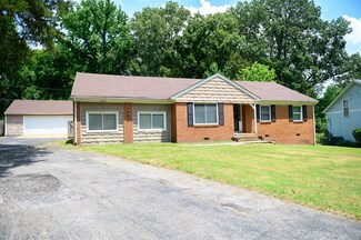2880 Cavern Dr, Memphis, TN 38128