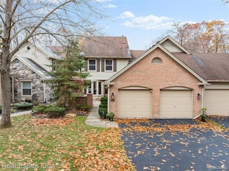 4605 Golf View Dr, Brighton, MI 48116